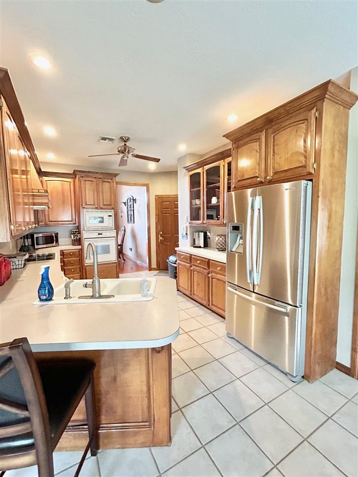 7617 NW Castlerock PL