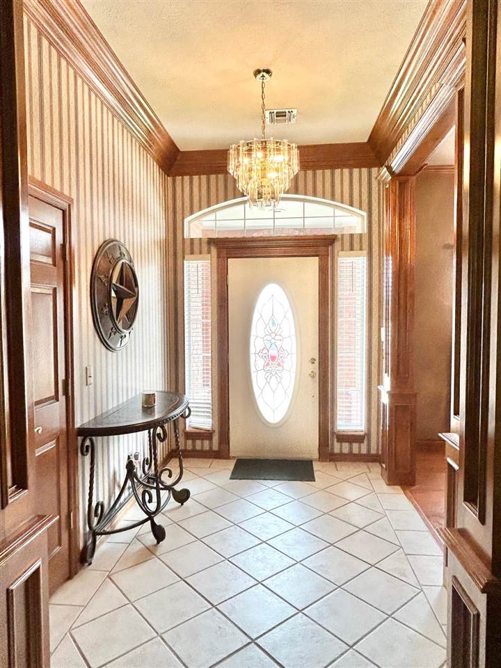 7617 NW Castlerock PL