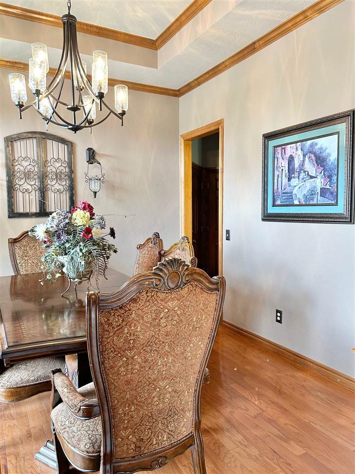 7617 NW Castlerock PL