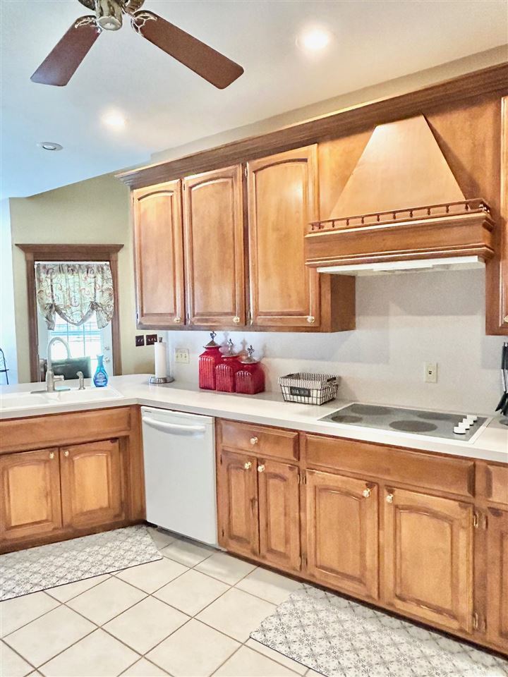 7617 NW Castlerock PL