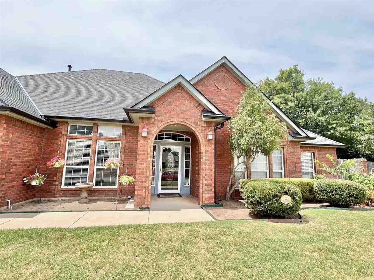 7617 NW Castlerock PL