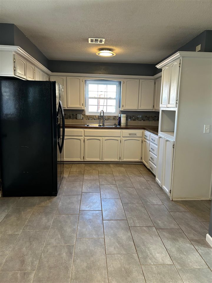 3028 NE Pioneer Park