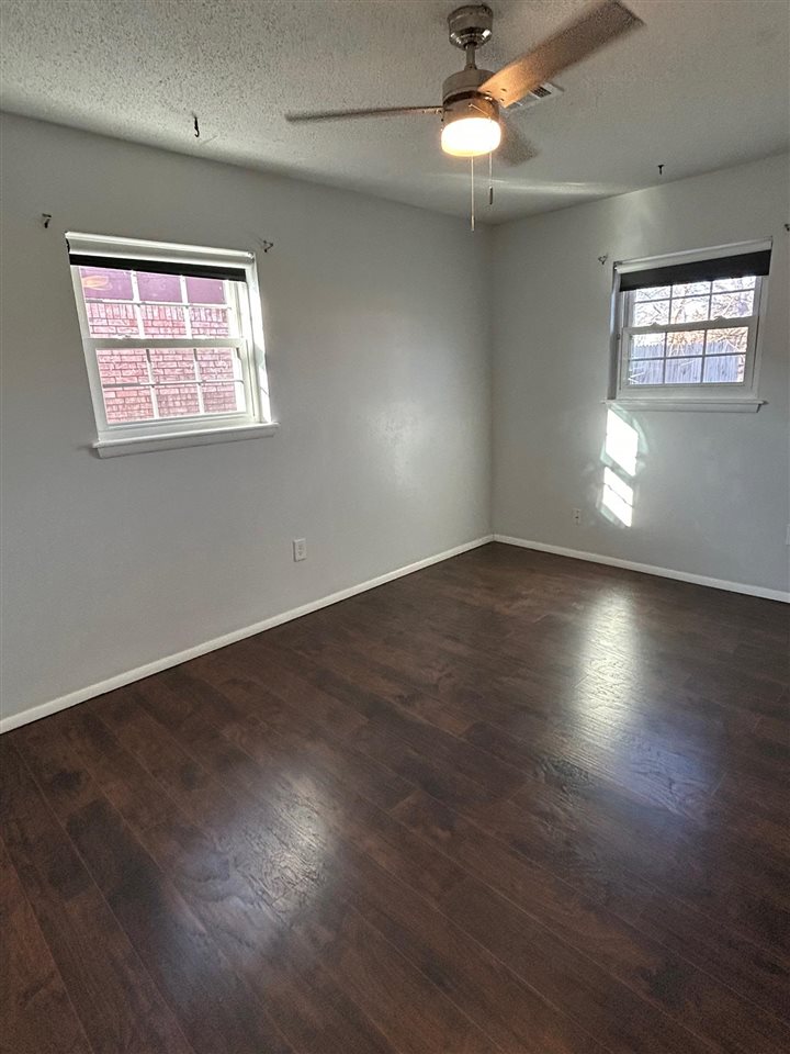 3028 NE Pioneer Park