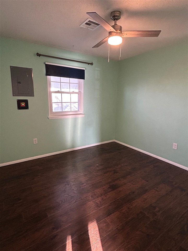 3028 NE Pioneer Park