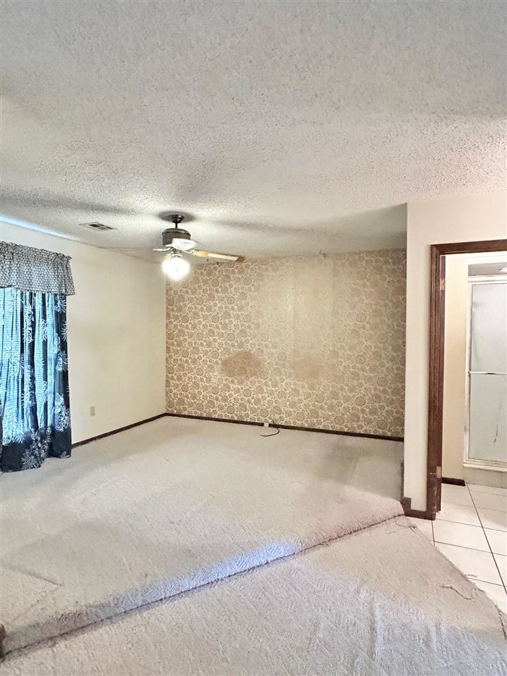 709 SW Chaucer Cir.