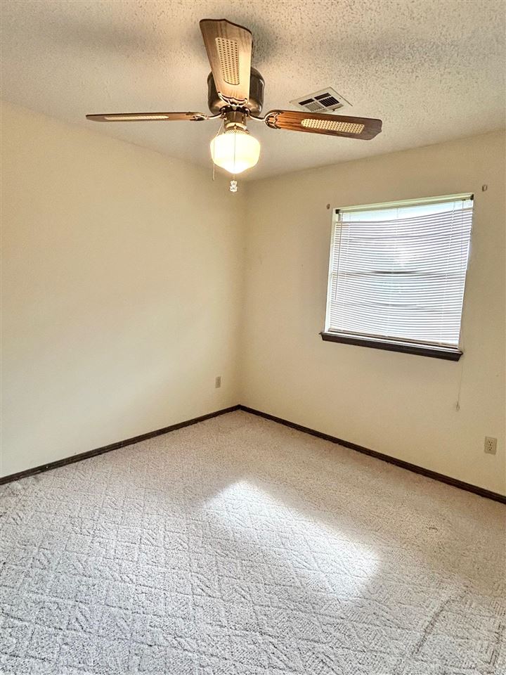 709 SW Chaucer Cir.