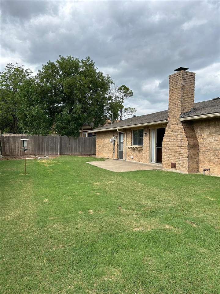709 SW Chaucer Cir.
