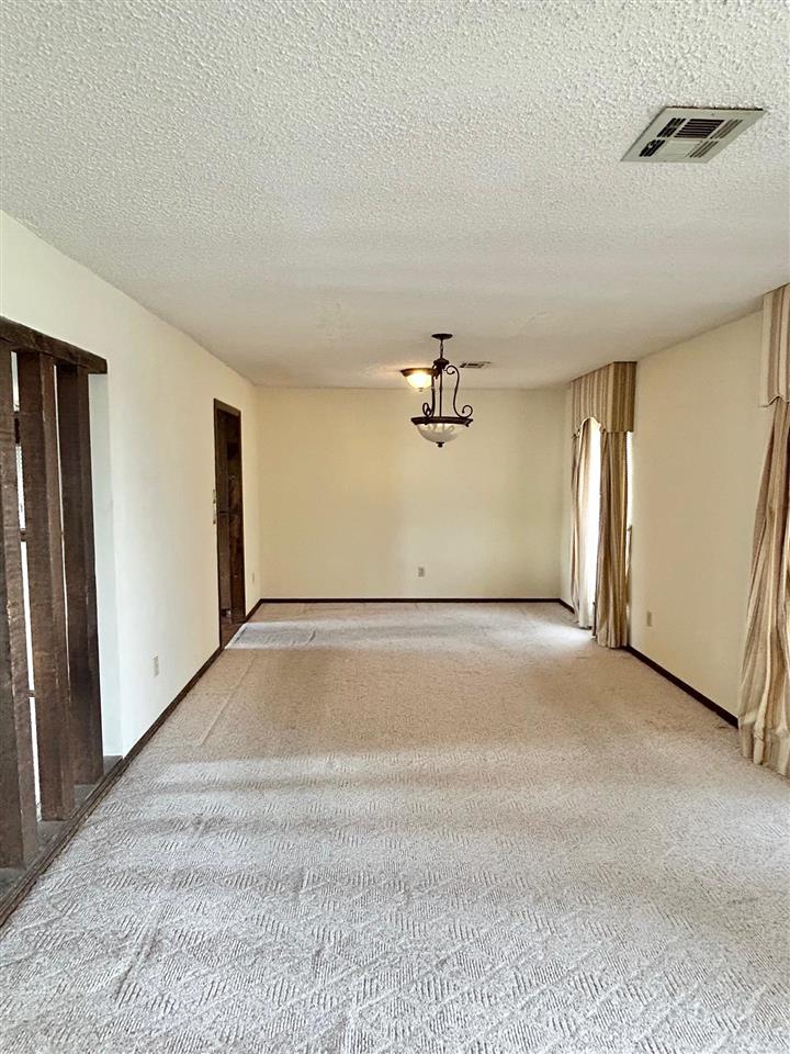 709 SW Chaucer Cir.