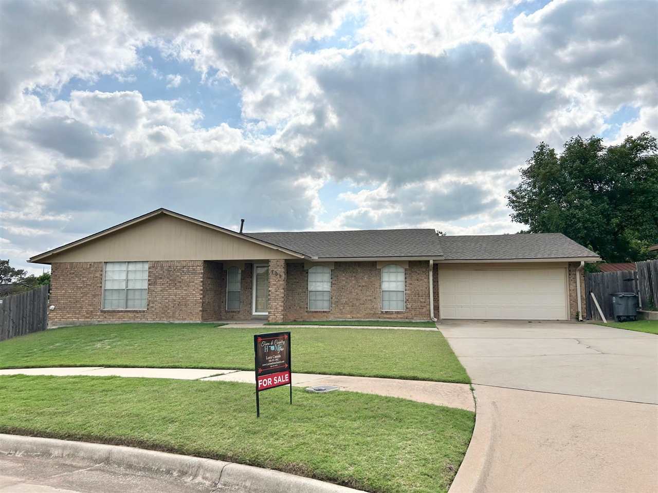 709 SW Chaucer Cir.