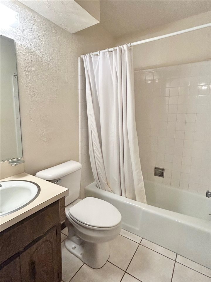 709 SW Chaucer Cir.