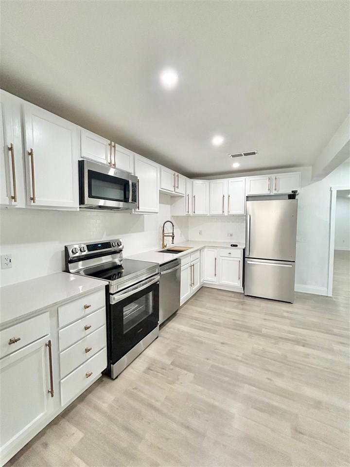 601 SW 24th Pl.