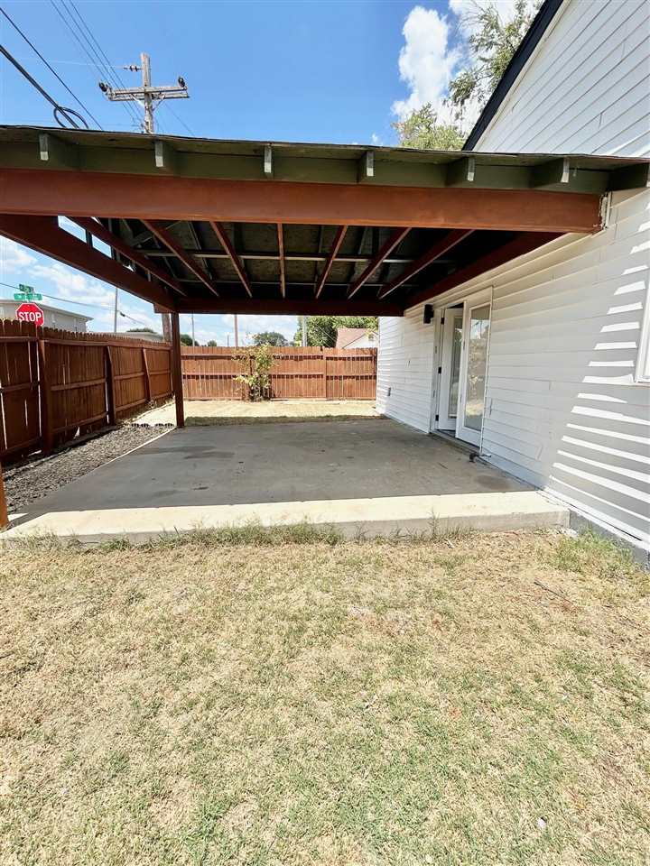 601 SW 24th Pl.