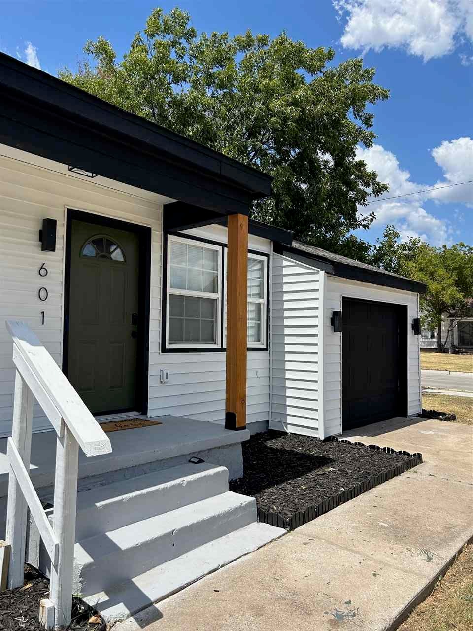 601 SW 24th Pl.