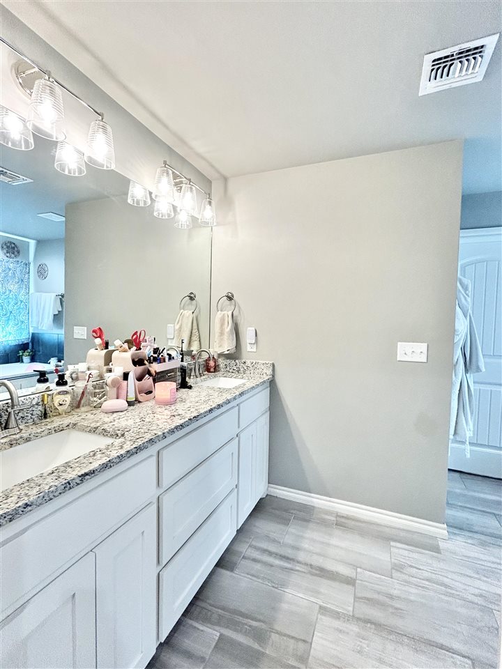 12366 NE Stone Ridge Ln.