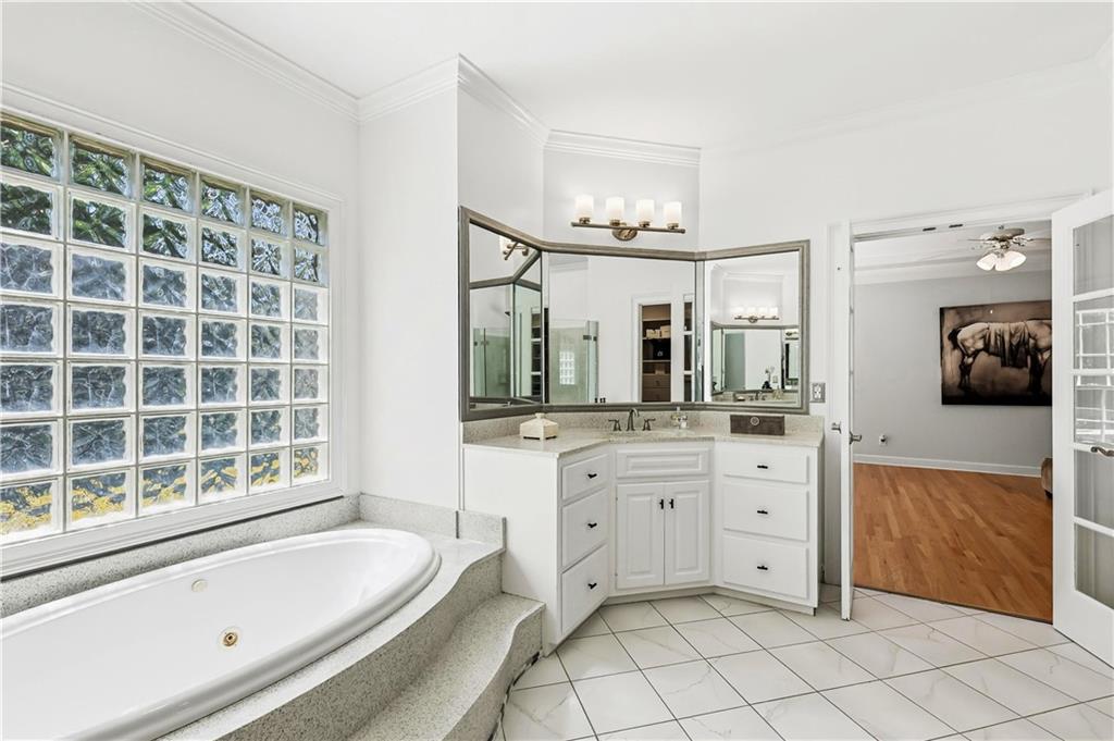 9170 Nesbit Lakes Drive