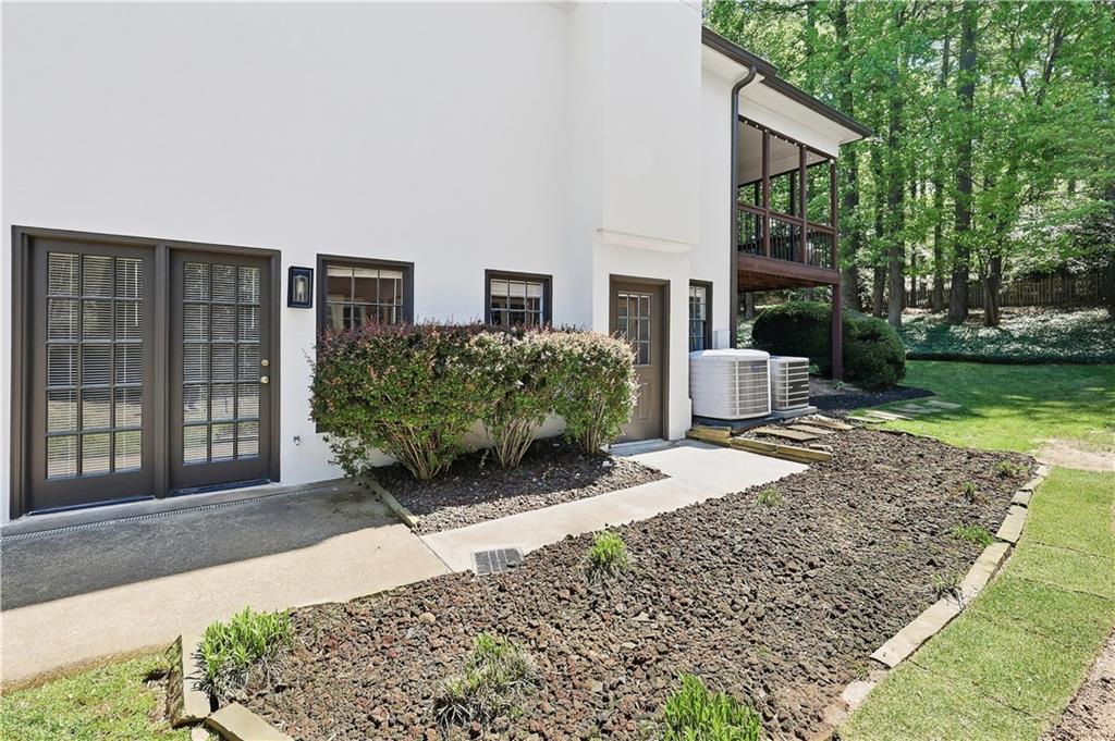 9170 Nesbit Lakes Drive