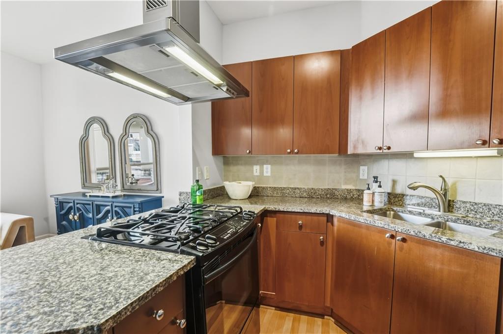 2626 Peachtree Road NW Unit 606