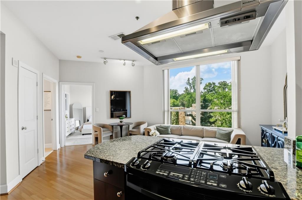 2626 Peachtree Road NW Unit 606