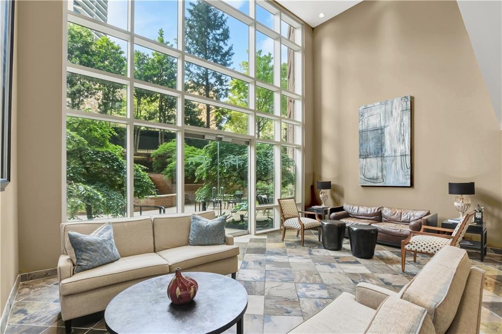 2626 Peachtree Road NW Unit 606