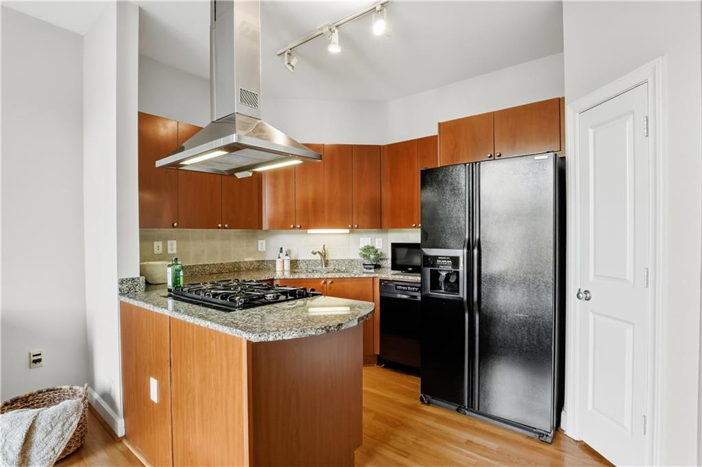 2626 Peachtree Road NW Unit 606