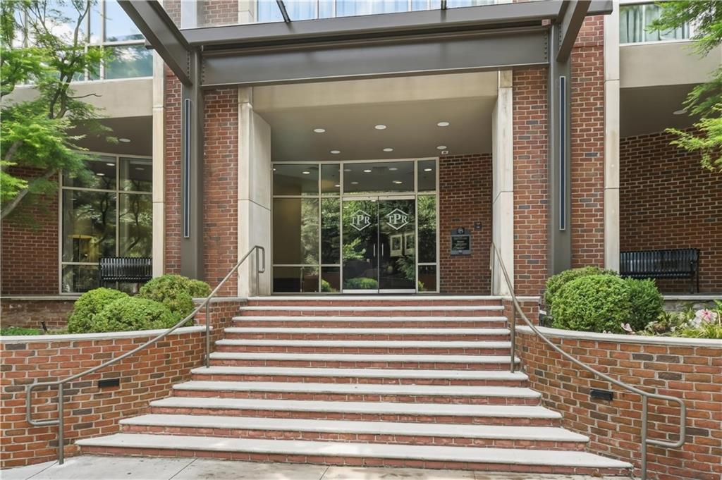 2626 Peachtree Road NW Unit 606