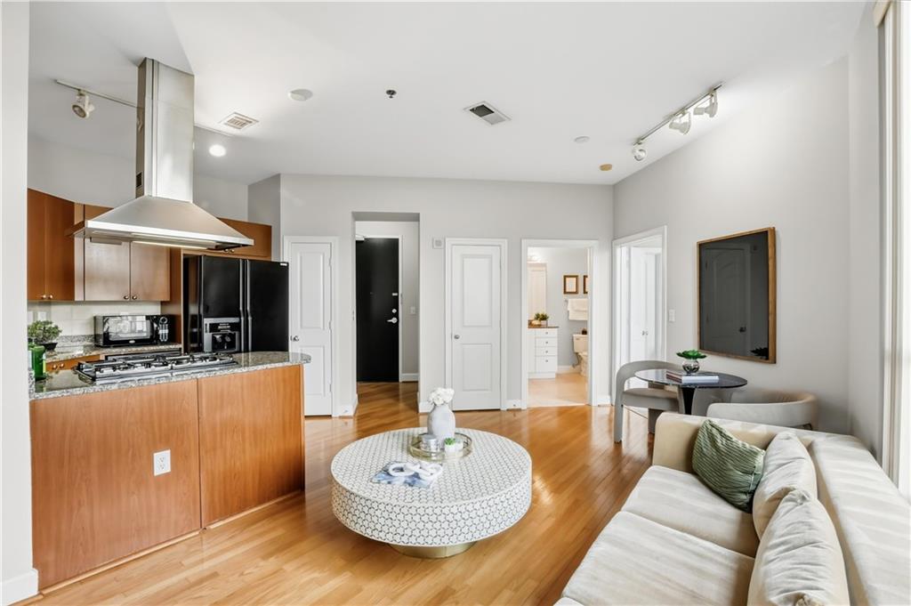 2626 Peachtree Road NW Unit 606