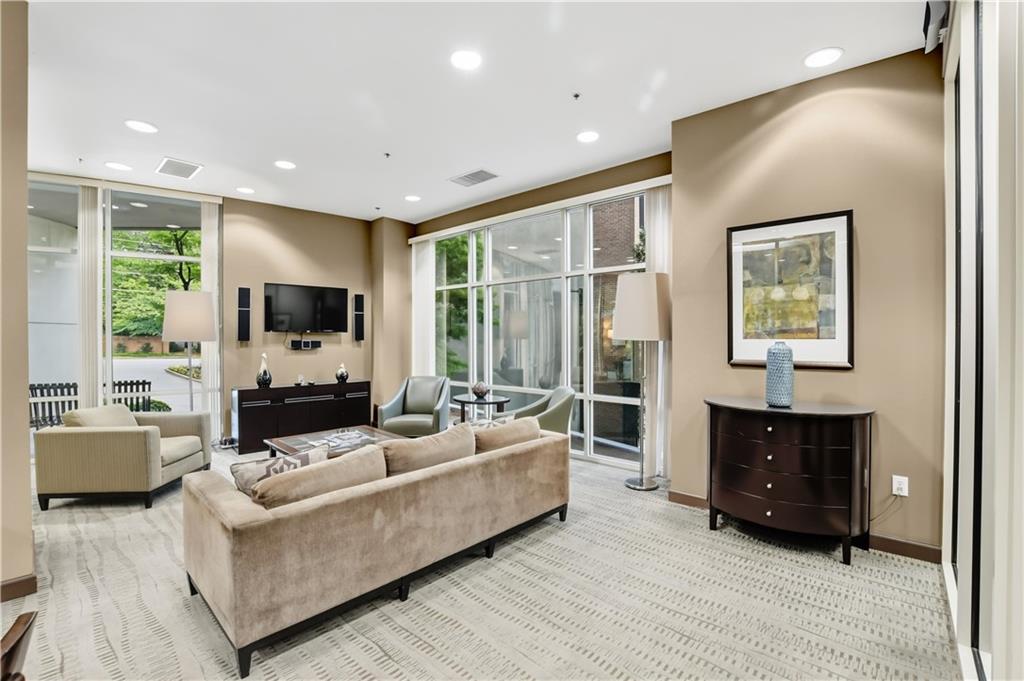 2626 Peachtree Road NW Unit 606