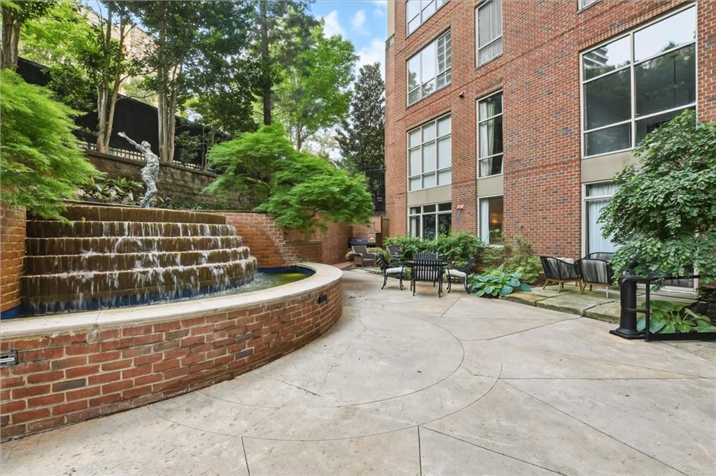 2626 Peachtree Road NW Unit 606