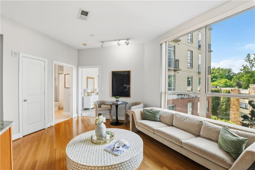 2626 Peachtree Road NW Unit 606
