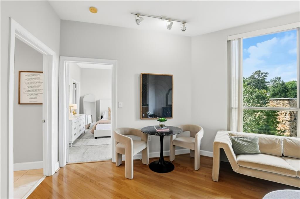 2626 Peachtree Road NW Unit 606