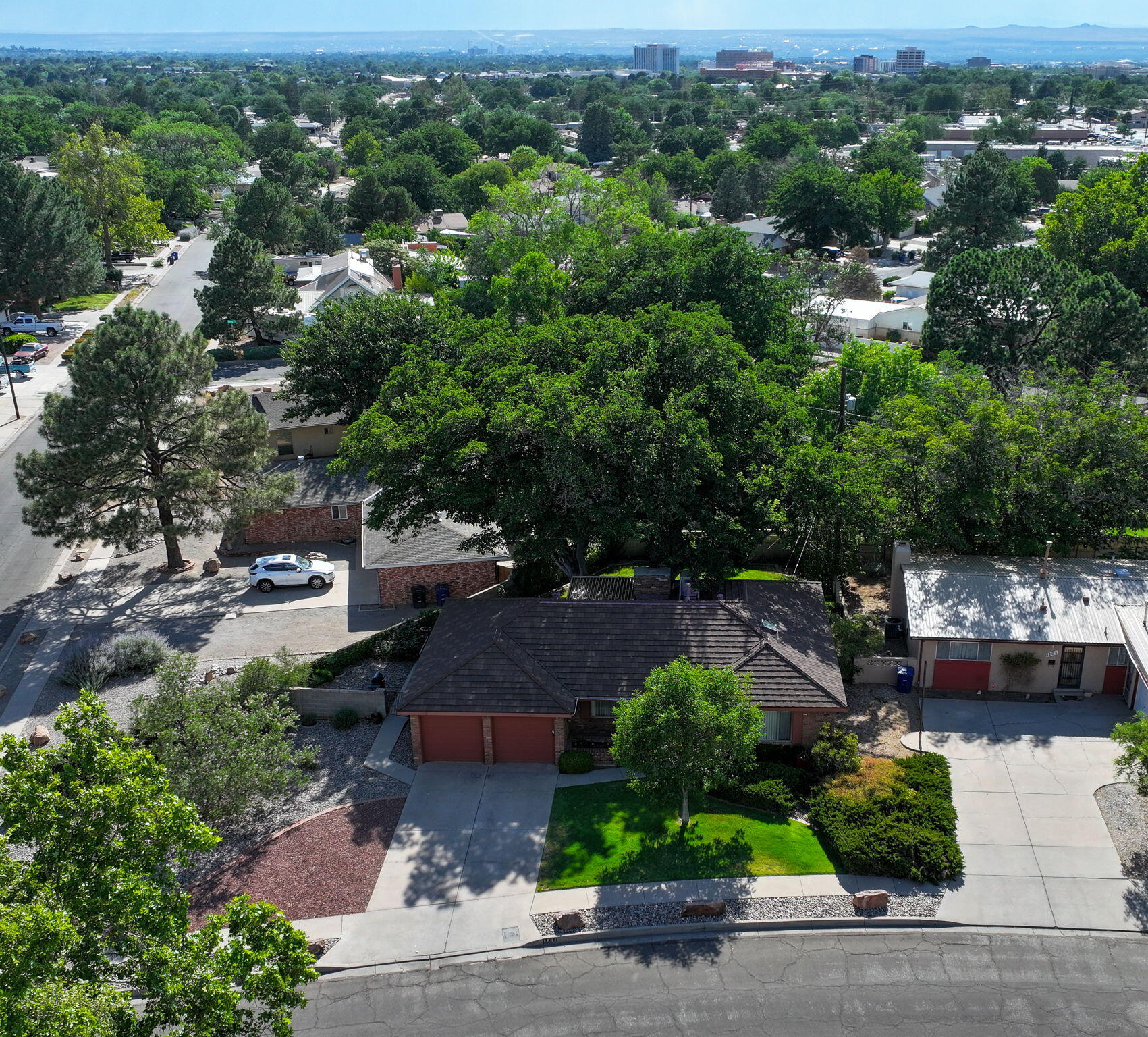 1701 Bellehaven Court NE