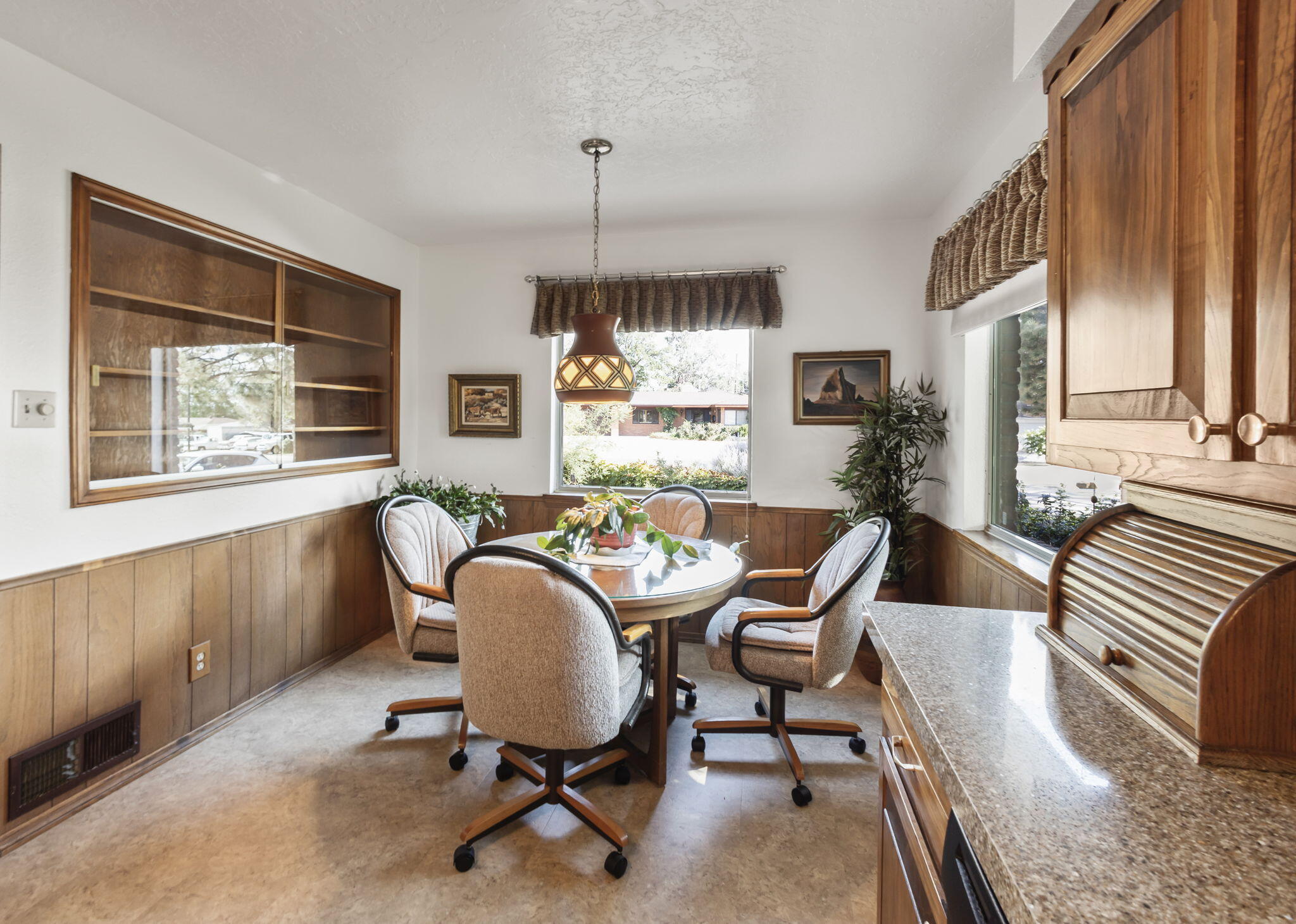 1701 Bellehaven Court NE