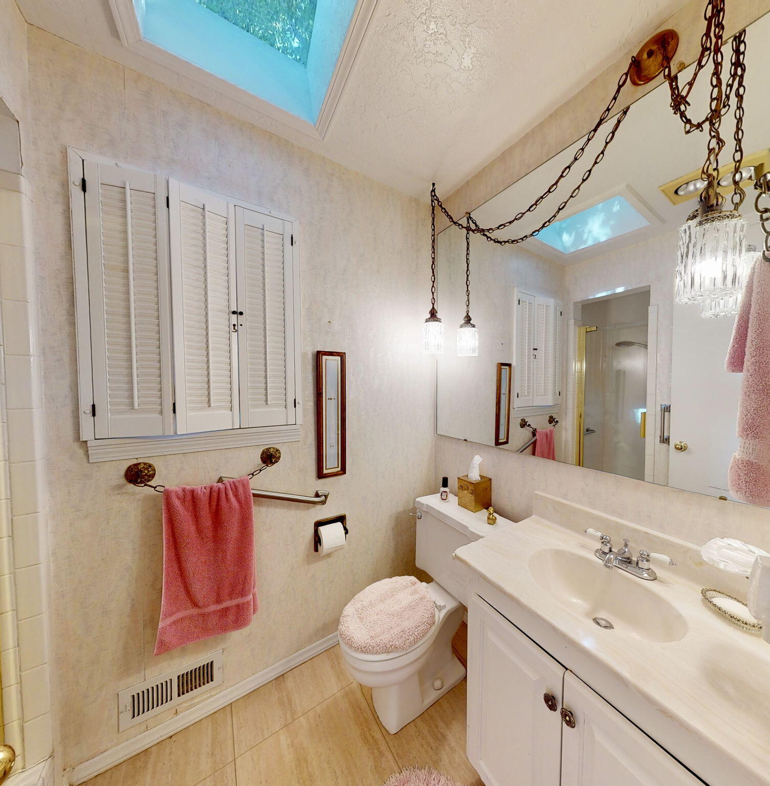 1701 Bellehaven Court NE