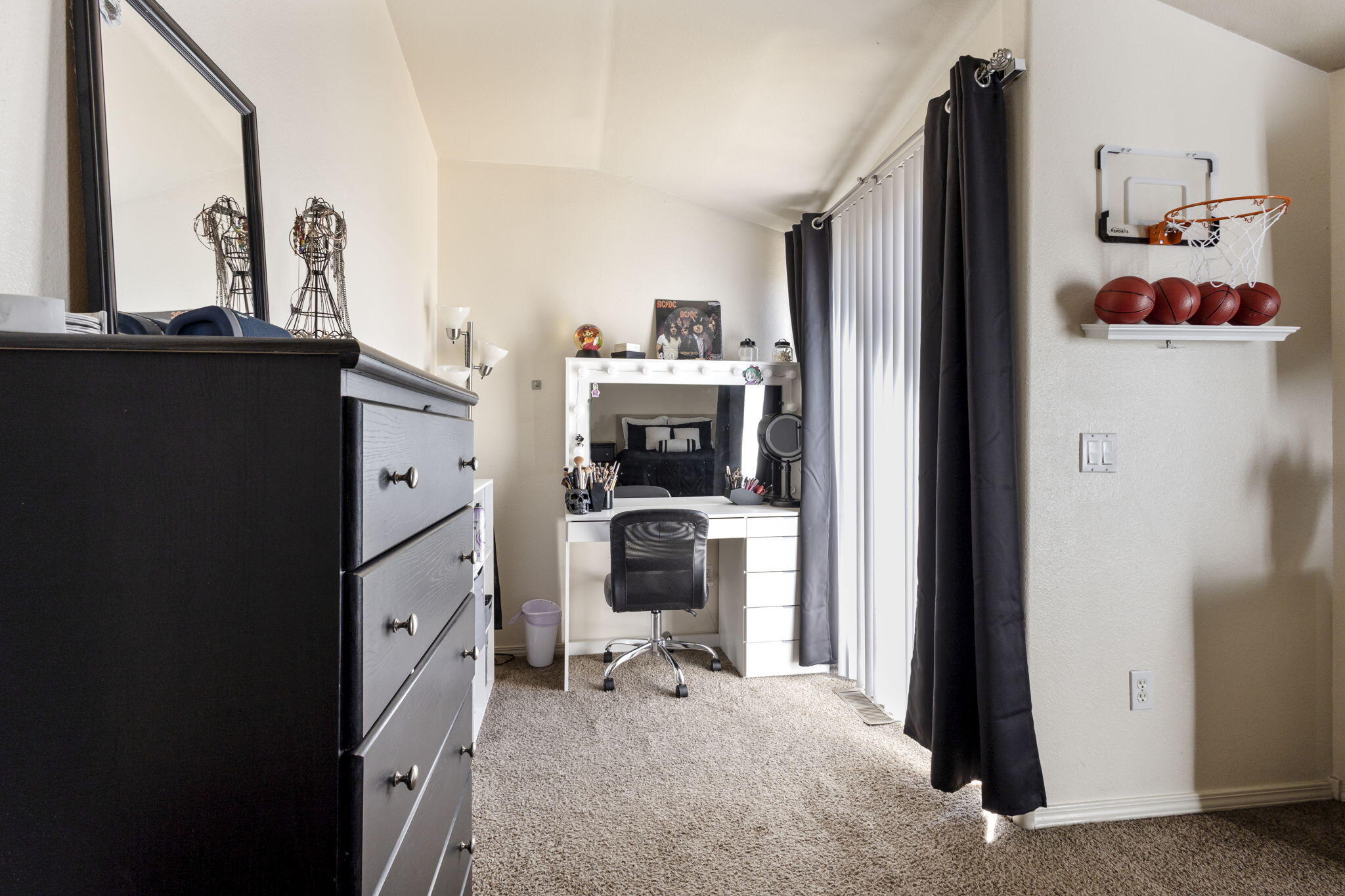 1725 Del Cielo Drive NW