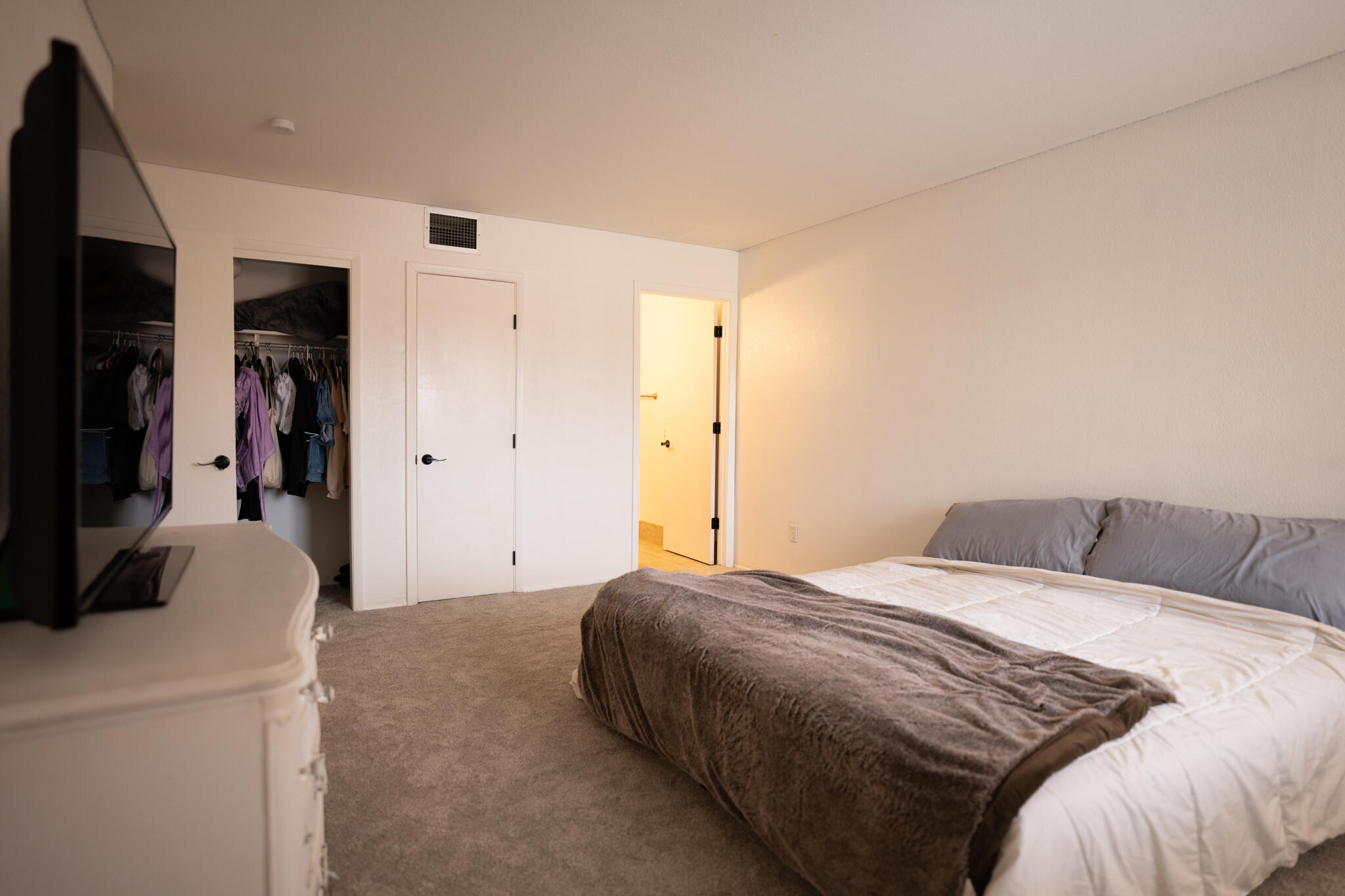 911 Country Club Drive SE F