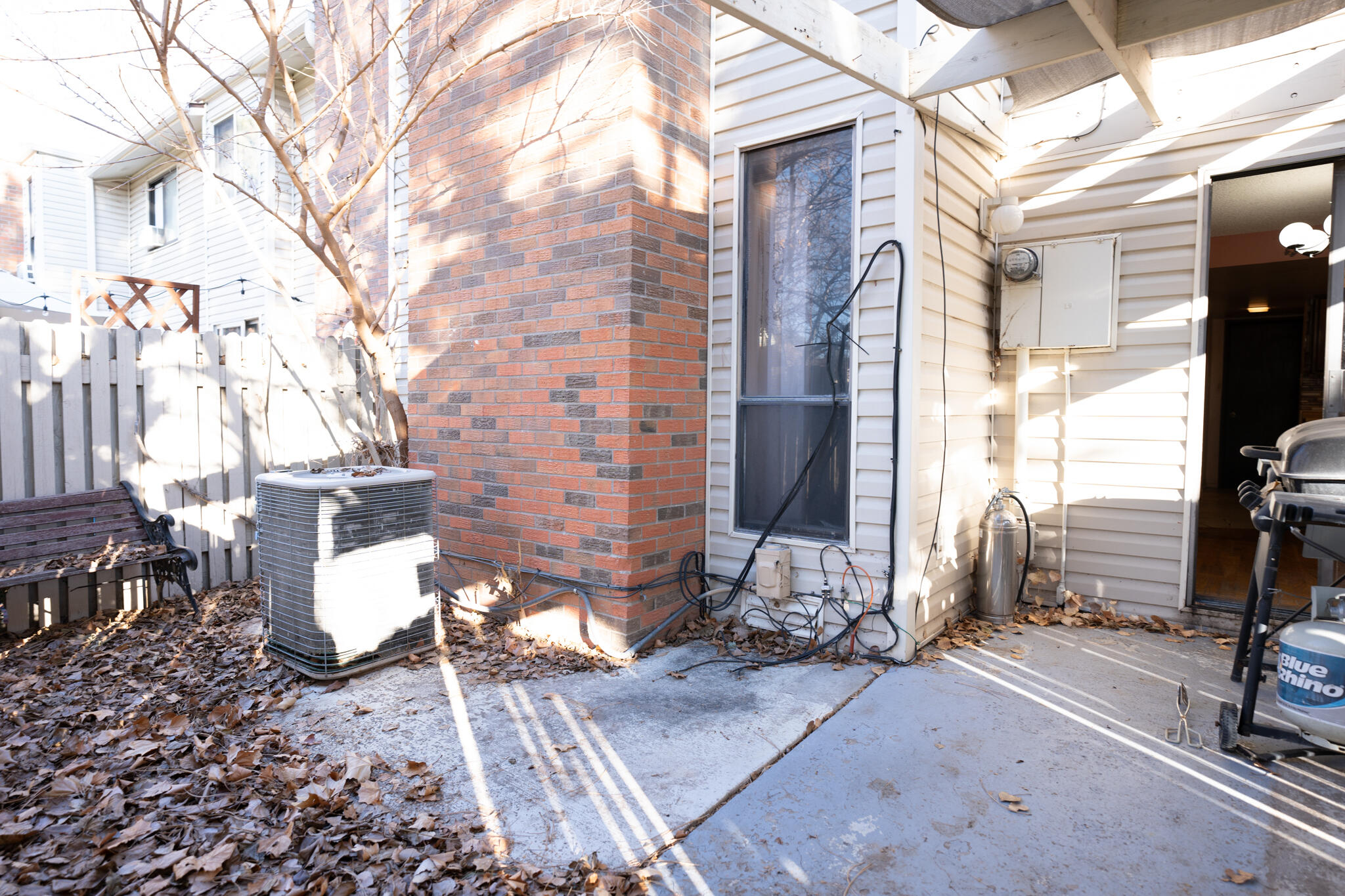 19 Lakeshore Drive NE