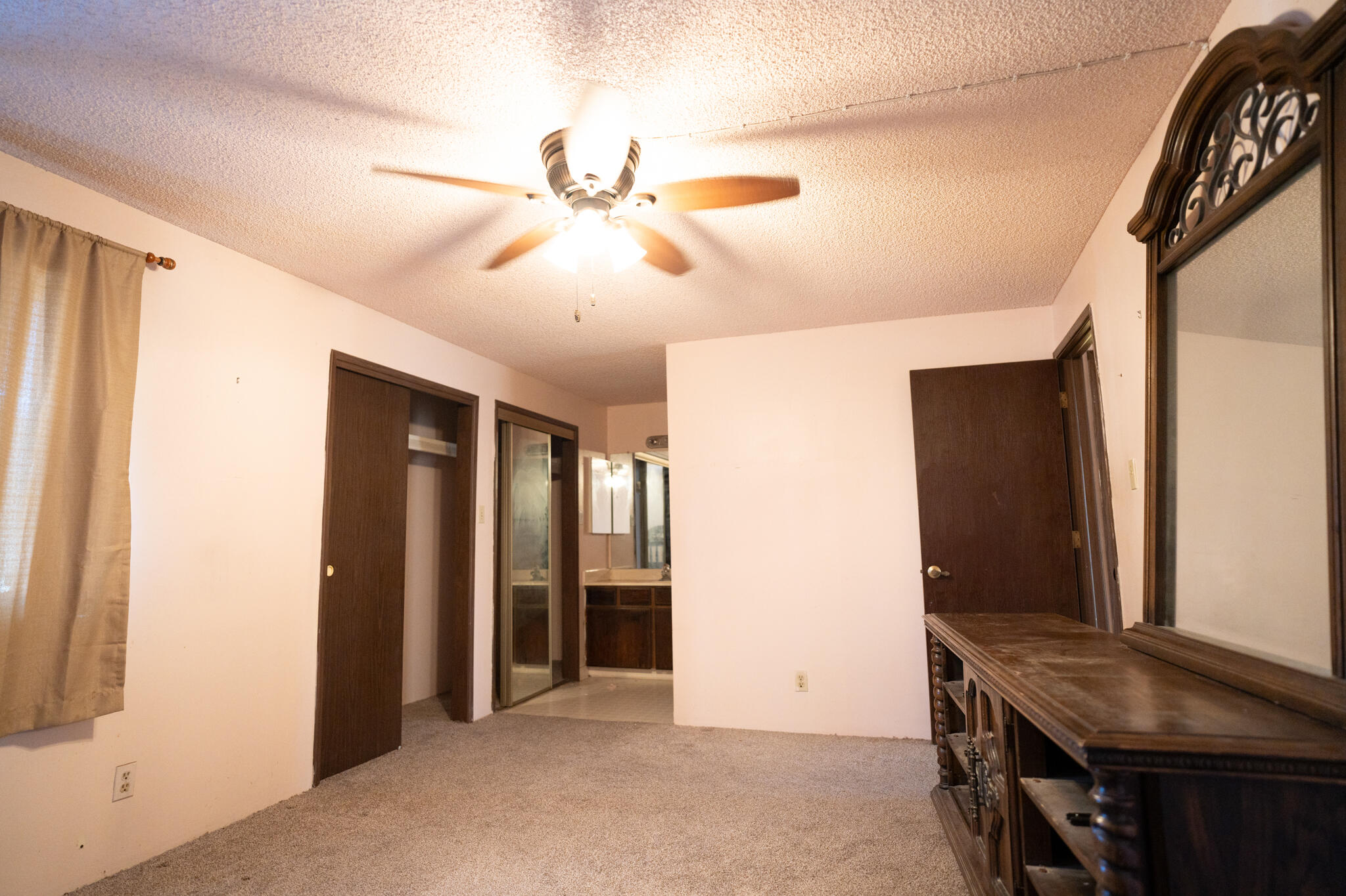 19 Lakeshore Drive NE