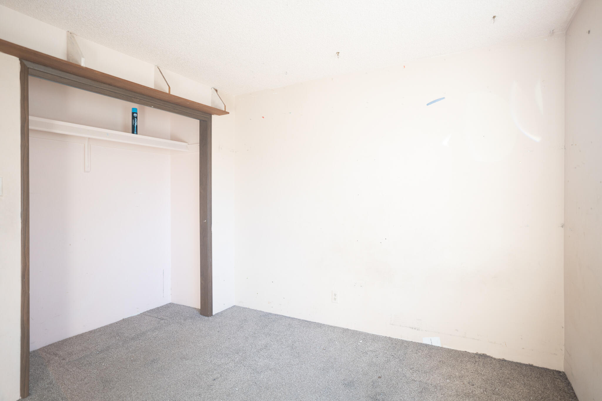 19 Lakeshore Drive NE