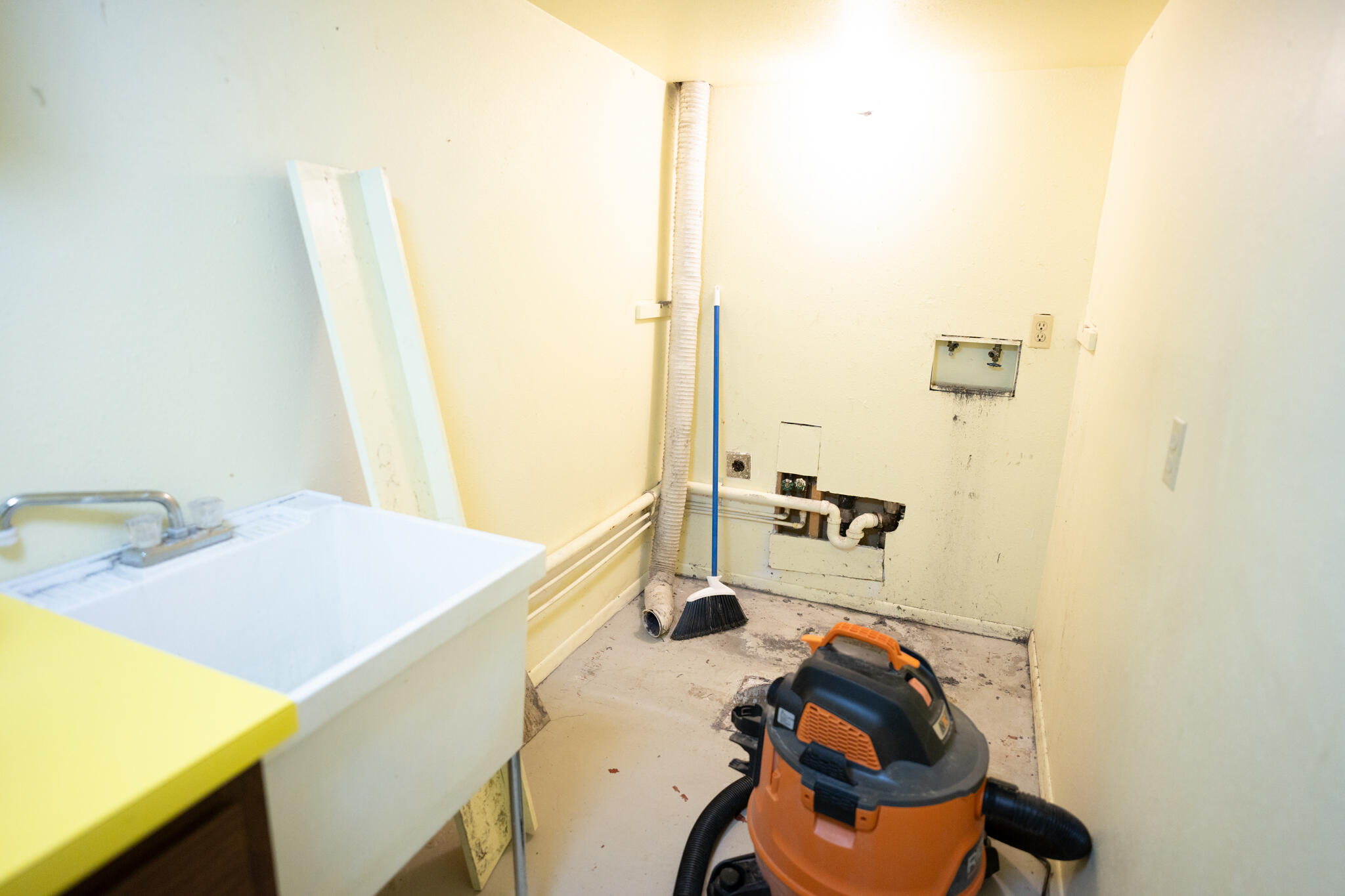 19 Lakeshore Drive NE