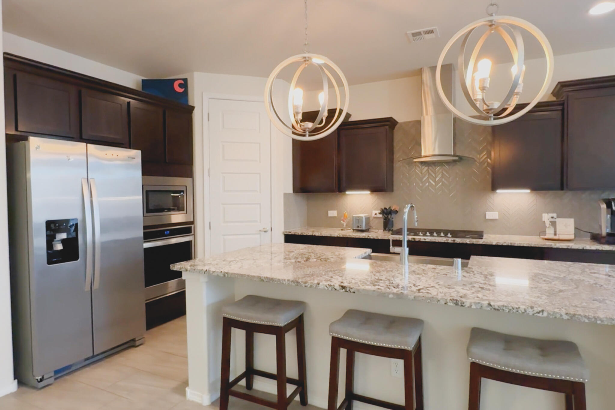 4333 Golden Eagle NE