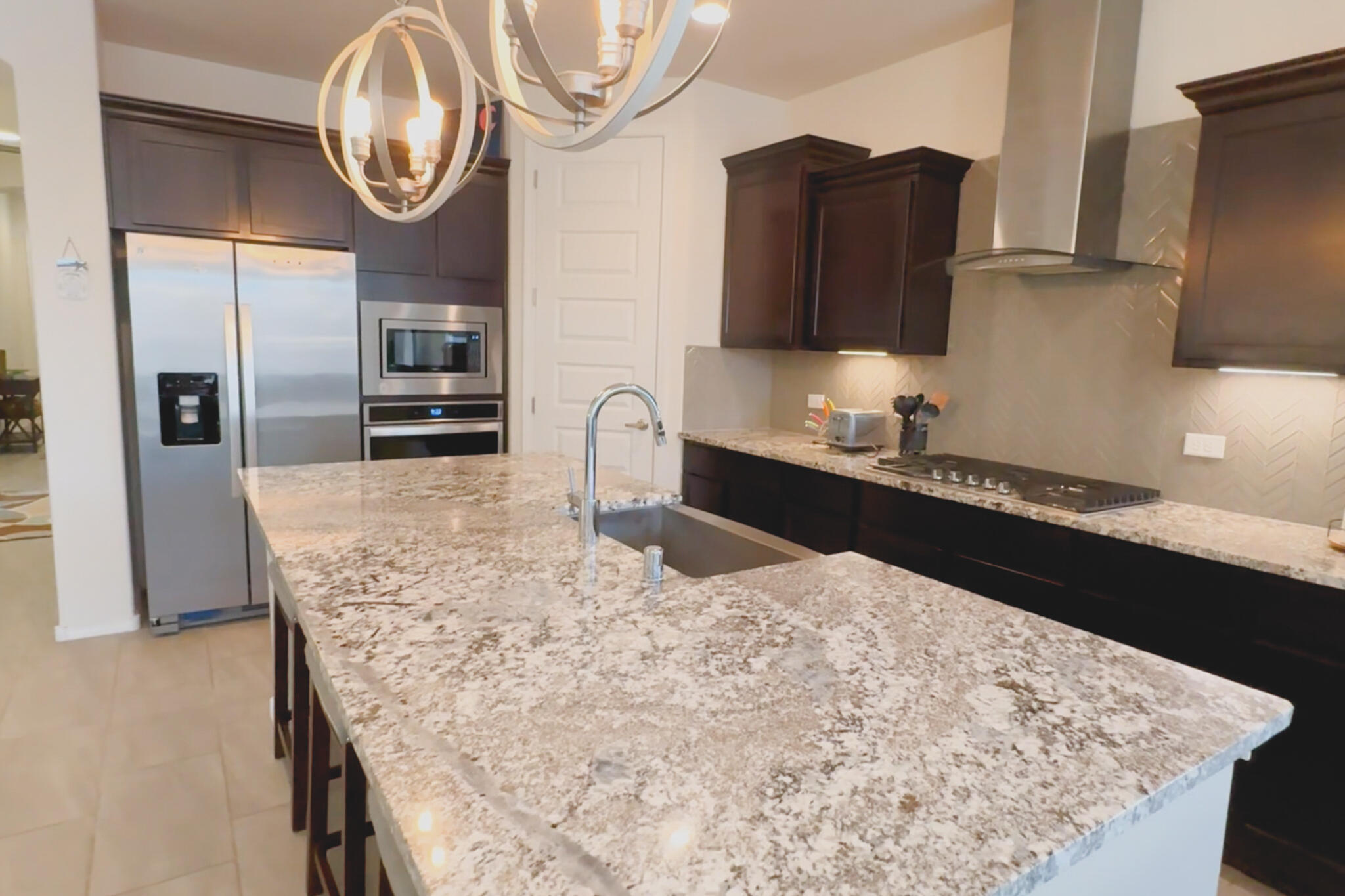 4333 Golden Eagle NE