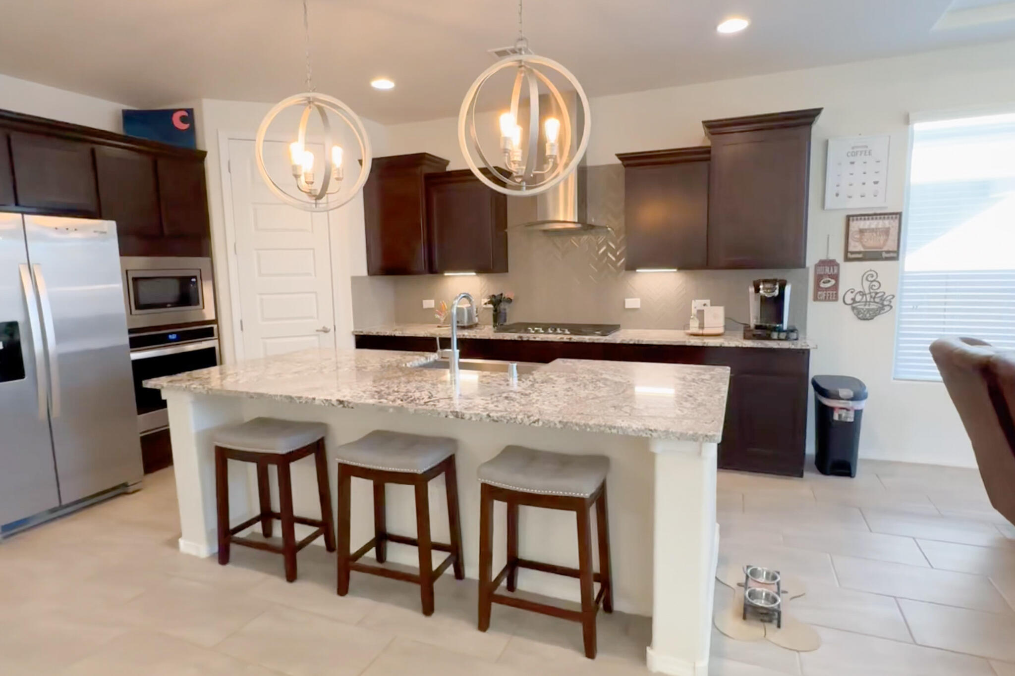 4333 Golden Eagle NE