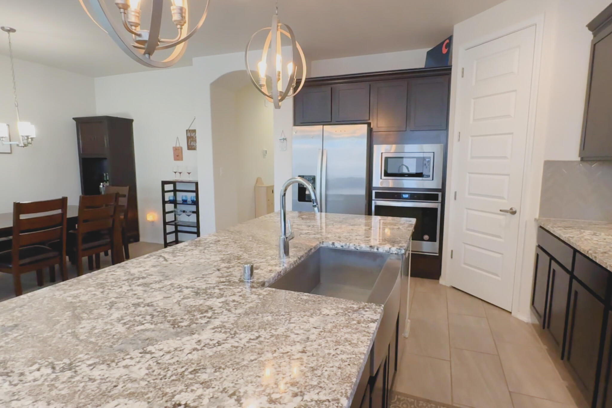 4333 Golden Eagle NE