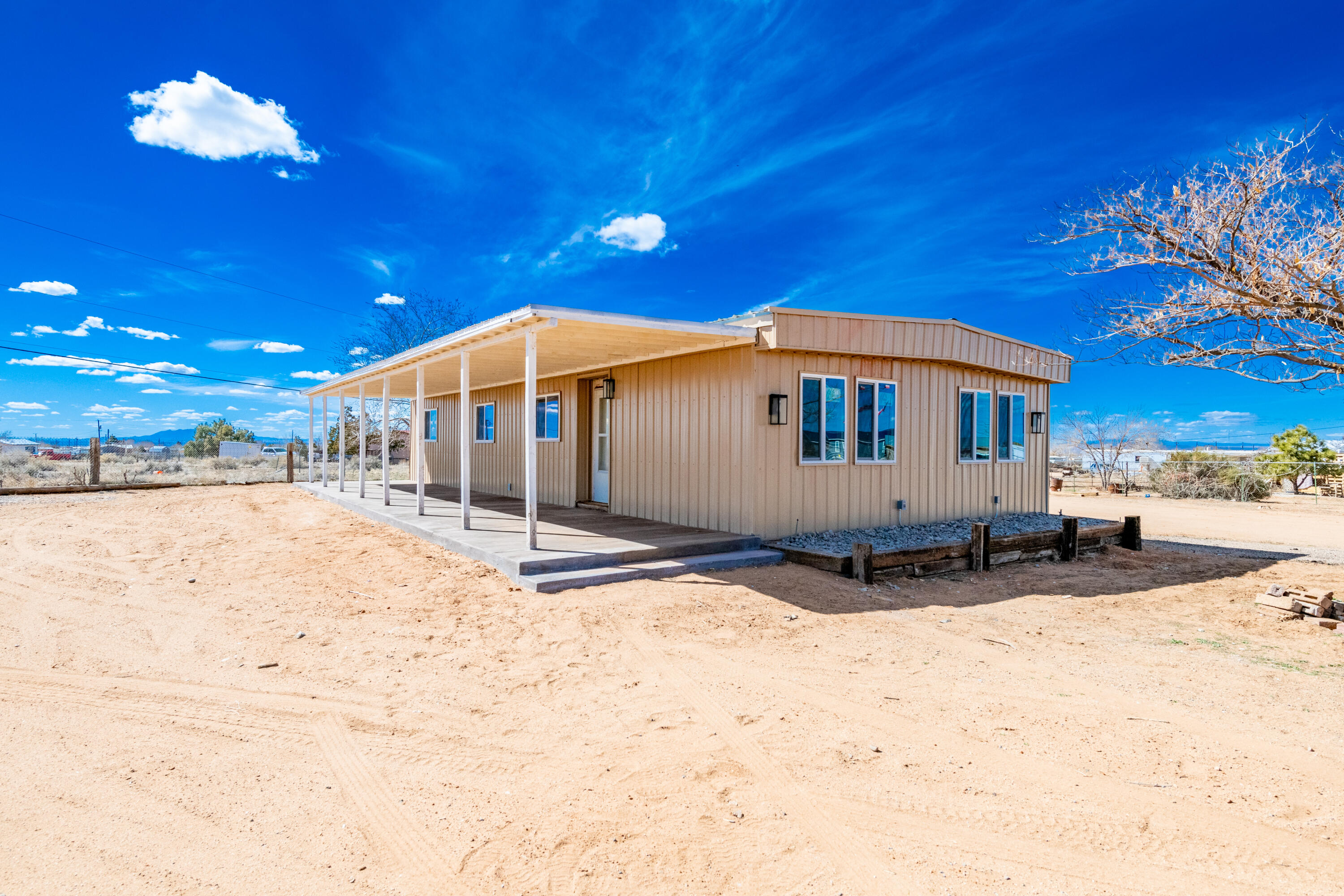 10 MEADOW LAKE Court