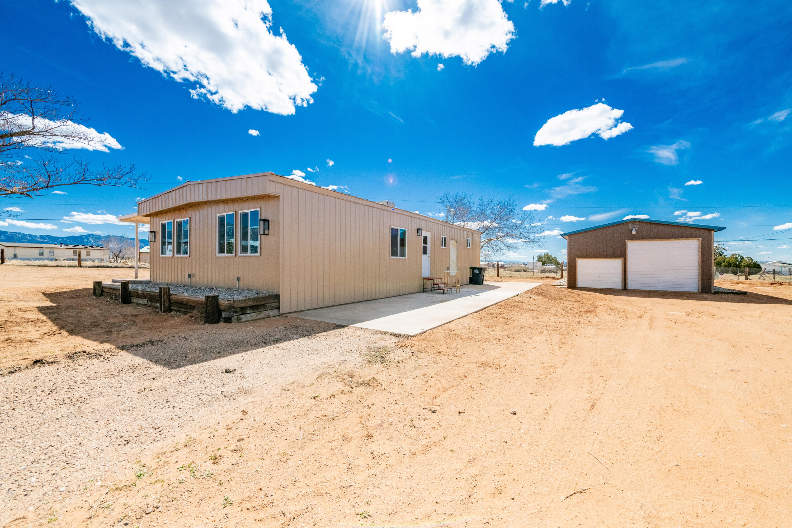 10 MEADOW LAKE Court