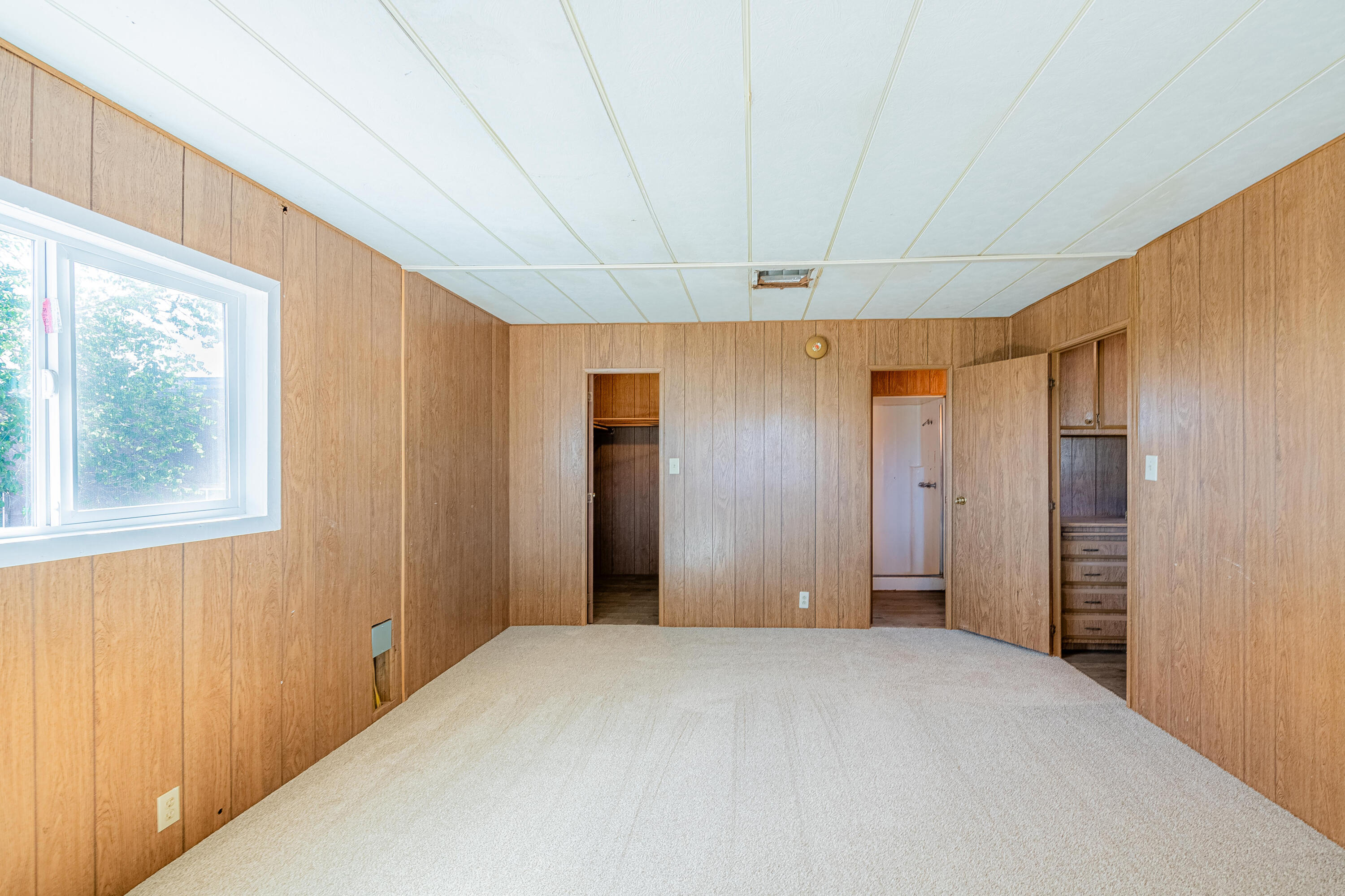 10 MEADOW LAKE Court