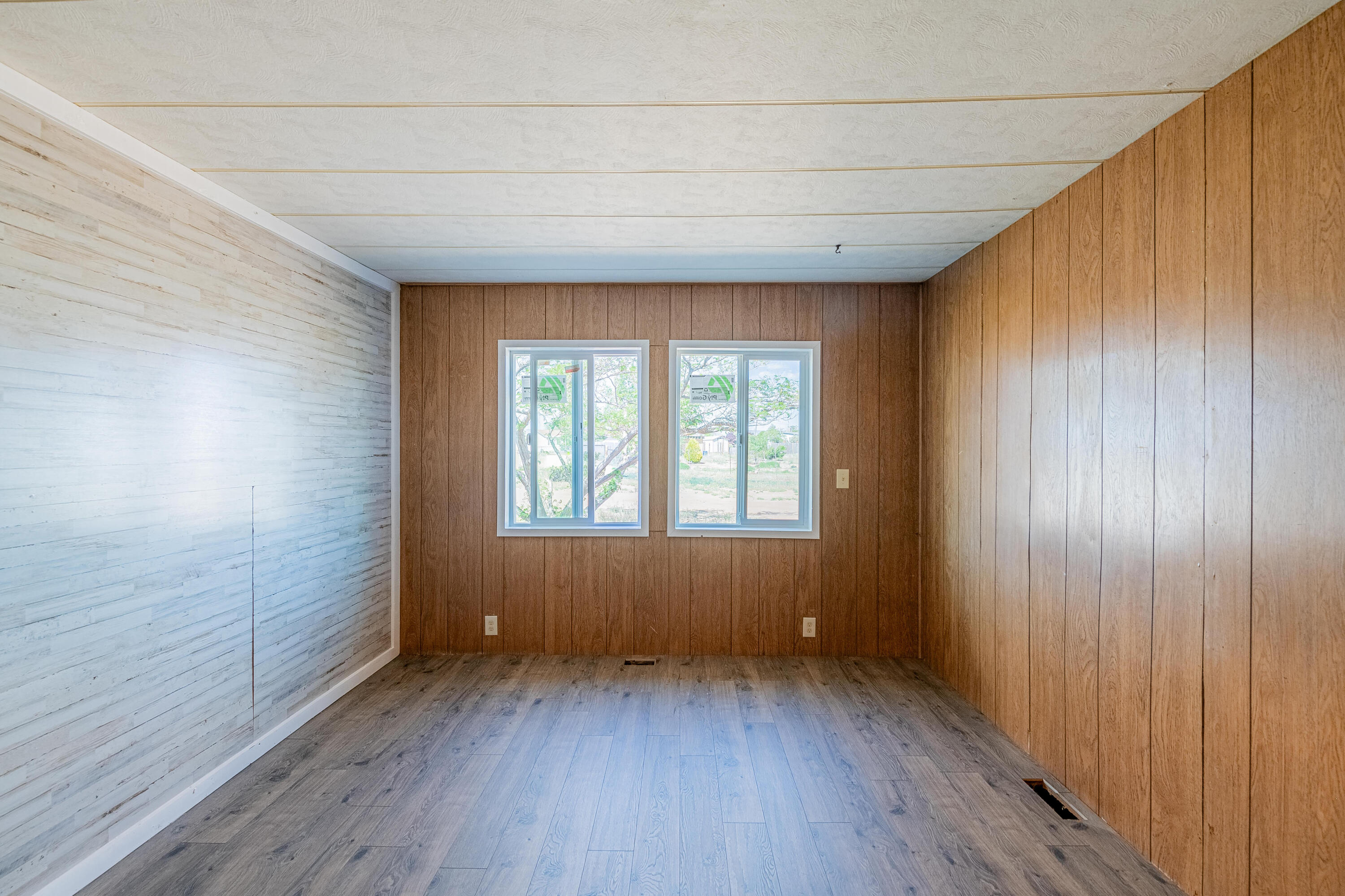 10 MEADOW LAKE Court