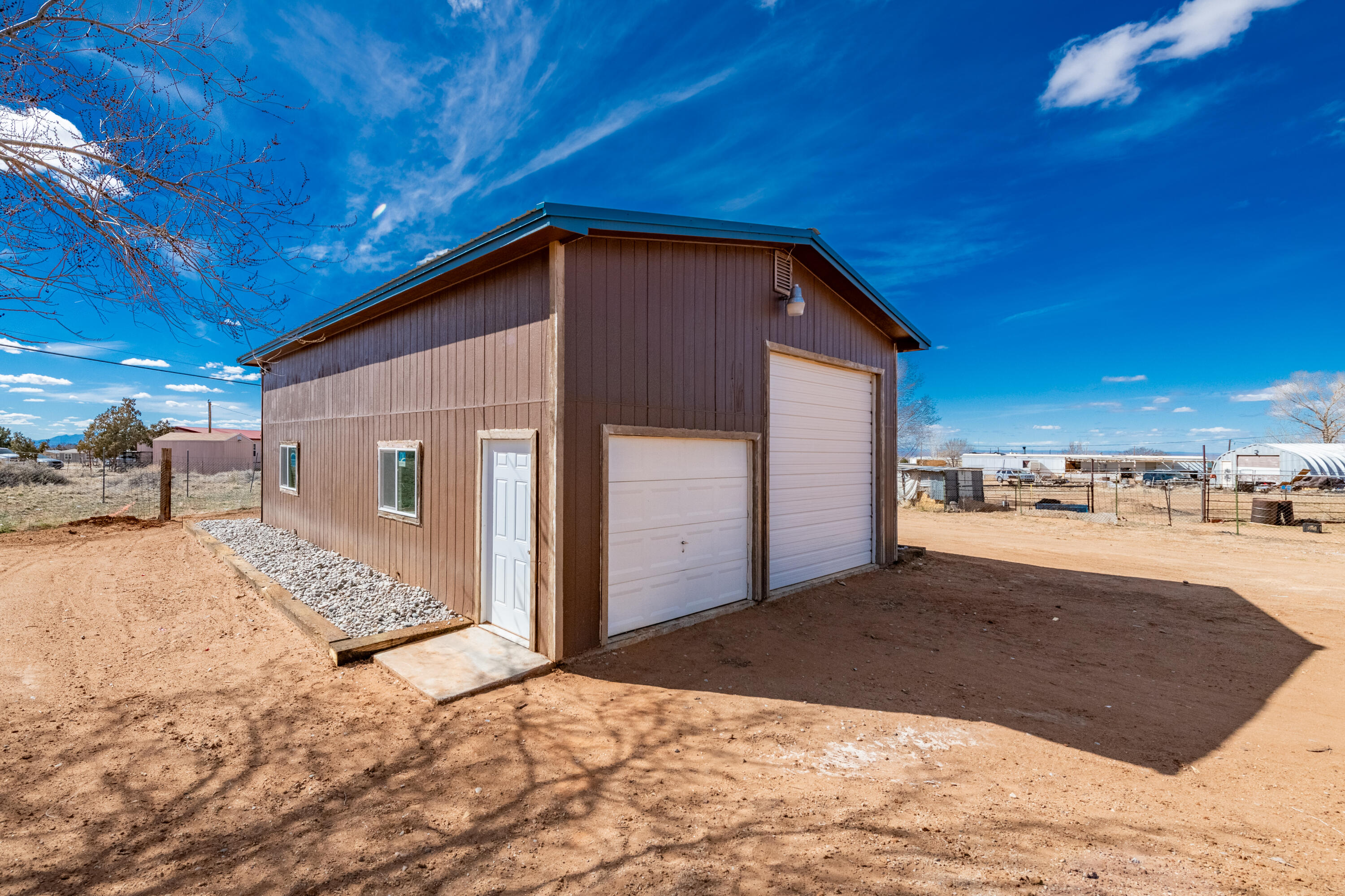 10 MEADOW LAKE Court