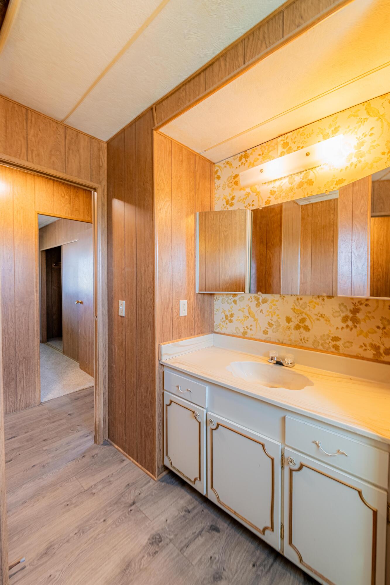 10 MEADOW LAKE Court