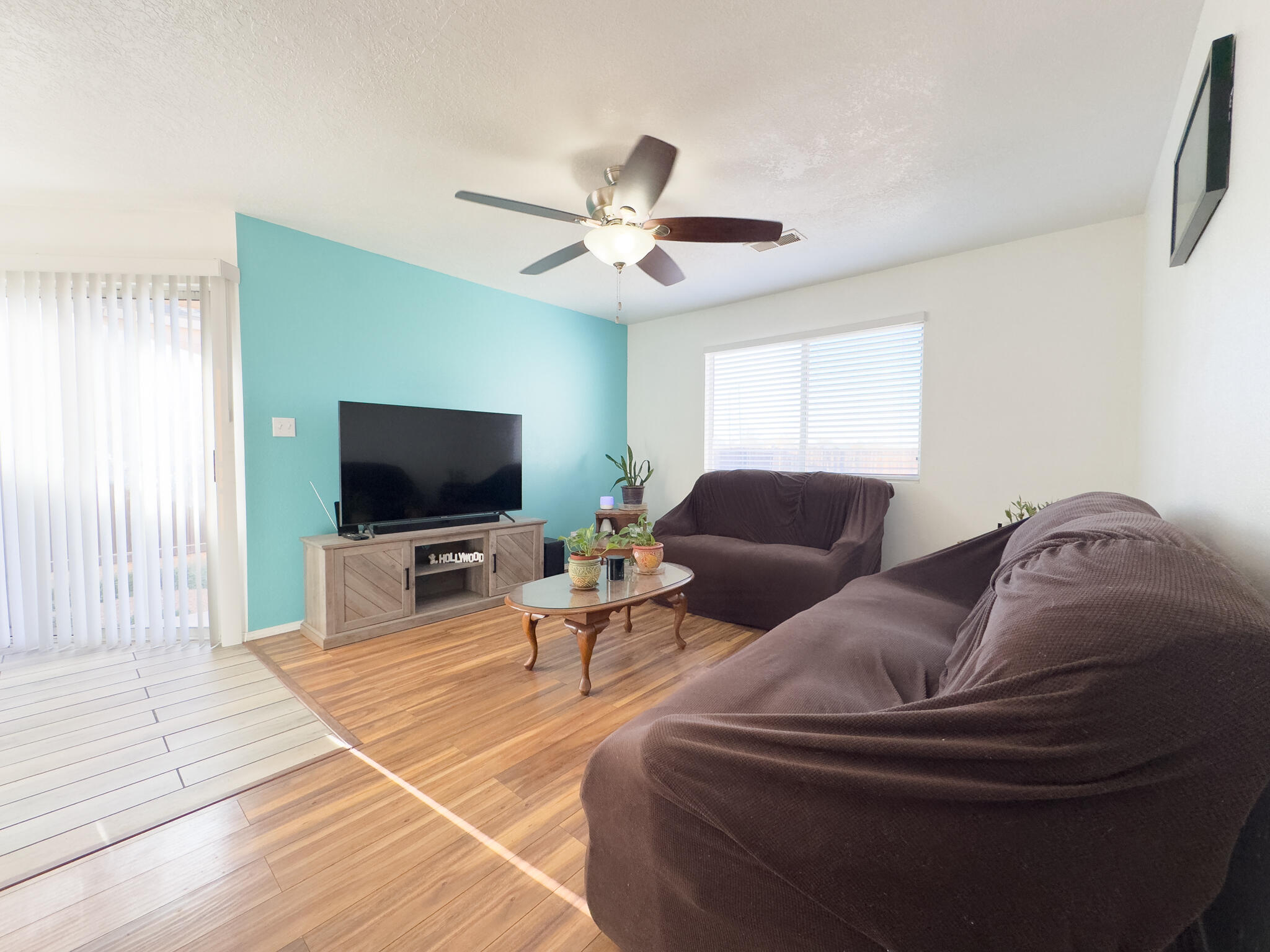 1960 Strawberry Drive NE